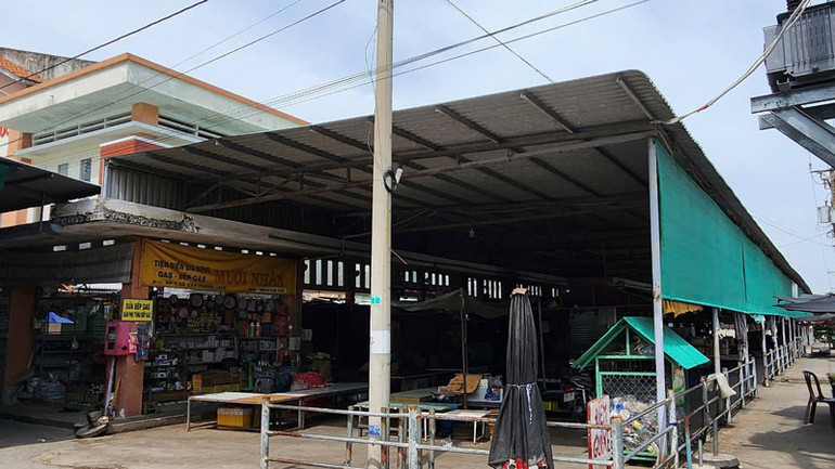 Công trình mái che chợ Tân Phước, xã Tân Phước, huyện Gò Công Đông (Tiền Giang).