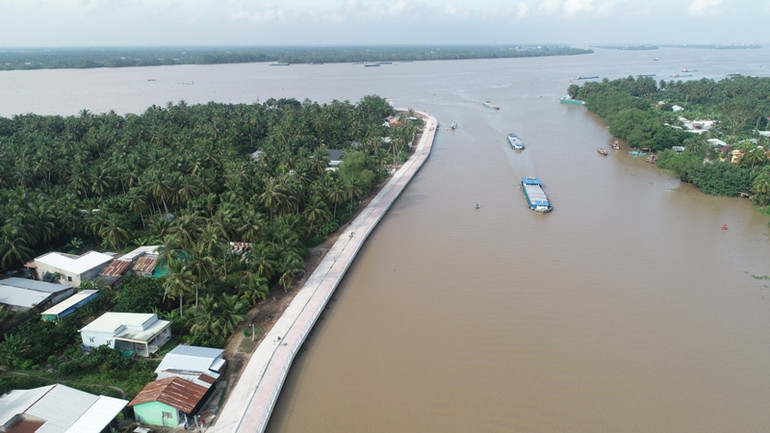 Một đoạn kè ở xã Xuân Đông, huyện Chợ Gạo (Tiền Giang) đã phát huy hiệu quả.