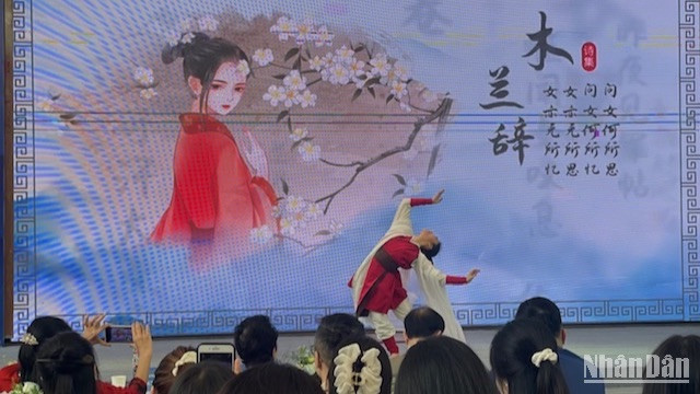 Tiết mục biểu diễn của Nguyễn Tường Anh - đại sứ văn hóa nhỏ Trung Quốc năm 2021. Tiết mục biểu diễn của Nguyễn Tường Anh - đại sứ văn hóa nhỏ Trung Quốc năm 2021.