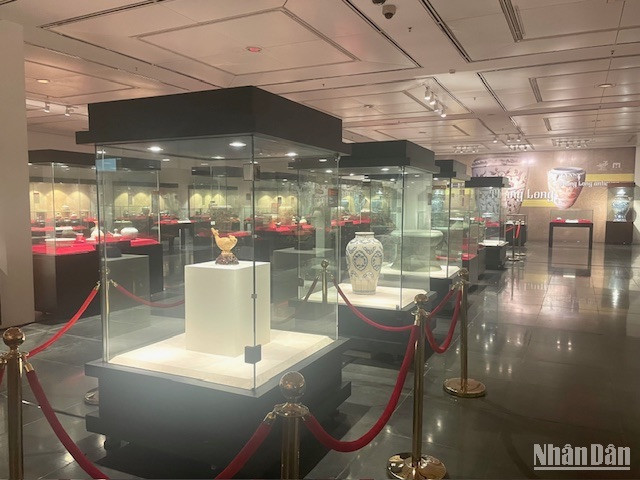 Hiện vật trưng bày tại triển lãm.