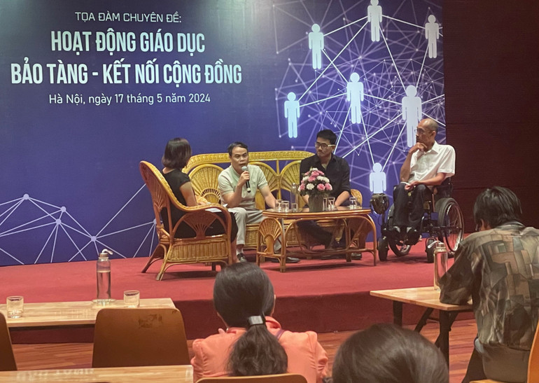 Diễn giả tham gia toạ đàm.