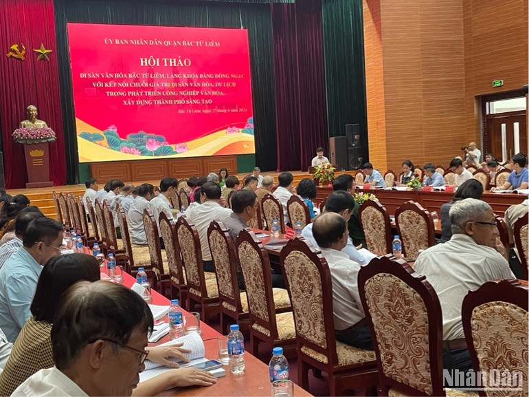 Đại biểu tham dự hội thảo.