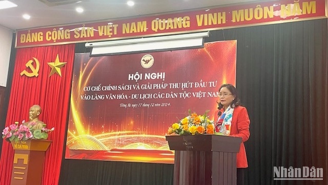 Thứ trưởng Văn hóa, Du lịch và Thể thao Trịnh Thị Thủy phát biểu.