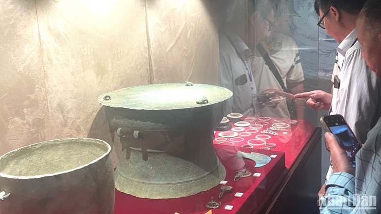 Bảo tàng cần thay đổi trong trưng bày nội dung để gia tăng tính trải nghiệm cho du khách. Bảo tàng cần thay đổi trong trưng bày nội dung để gia tăng tính trải nghiệm cho du khách.