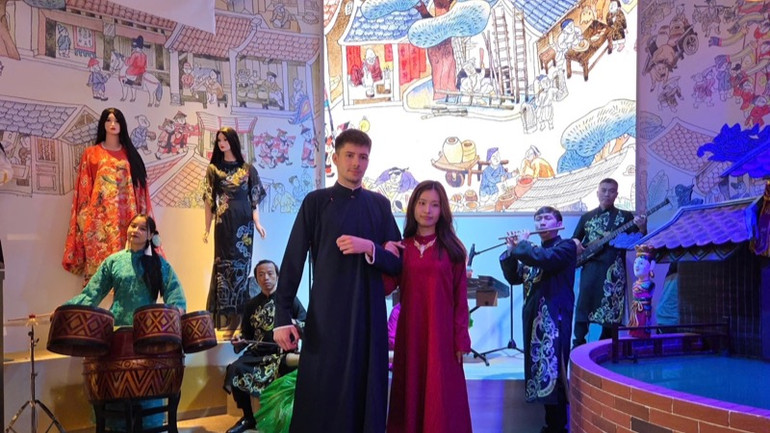 Trình diễn trang phục truyền thống tại EXPO 2025 Osaka.