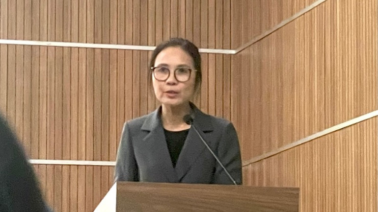 Phó trưởng Ban Tôn giáo Chính phủ (Bộ Dân tộc và Tôn giáo) Trần Thị Minh Nga phát biểu.