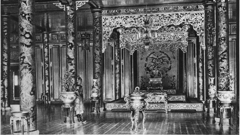 Ngai vua trong Điện Thái Hòa. (Ảnh: Cục Di sản văn hóa)