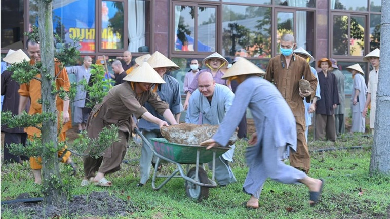 Công tác chuẩn bị cho đại lễ Vesak 2025 diễn ra khẩn trương.