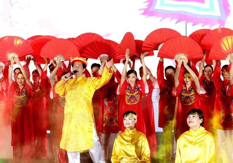 Chương trình nghệ thuật Sắc màu hội tụ và tỏa sáng.