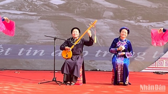 Hát Then, đàn Tính là niềm tự hào của các dân tộc Tày, Nùng, Thái vùng Đông Bắc.