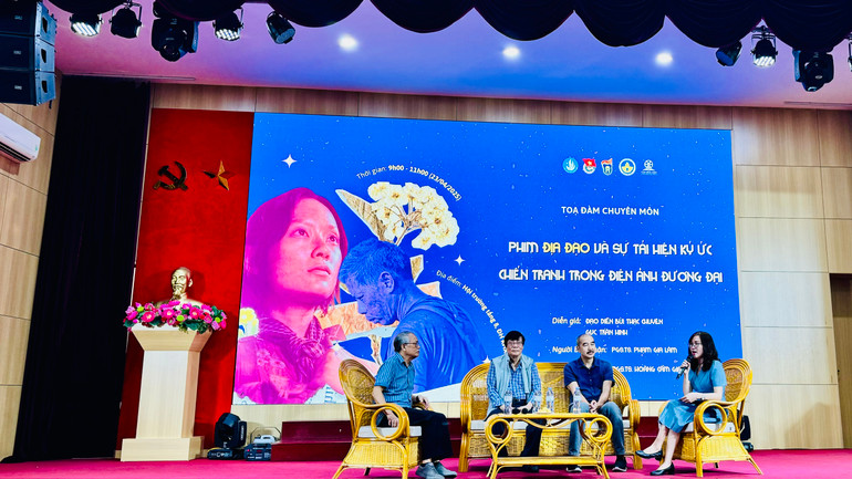 "Địa đạo" tạo cầu nối xúc động, thắp lửa ký ức hào hùng và truyền cảm hứng cho thế hệ trẻ. (Ảnh: HNV) "Địa đạo" tạo cầu nối xúc động, thắp lửa ký ức hào hùng và truyền cảm hứng cho thế hệ trẻ. (Ảnh: HNV)
