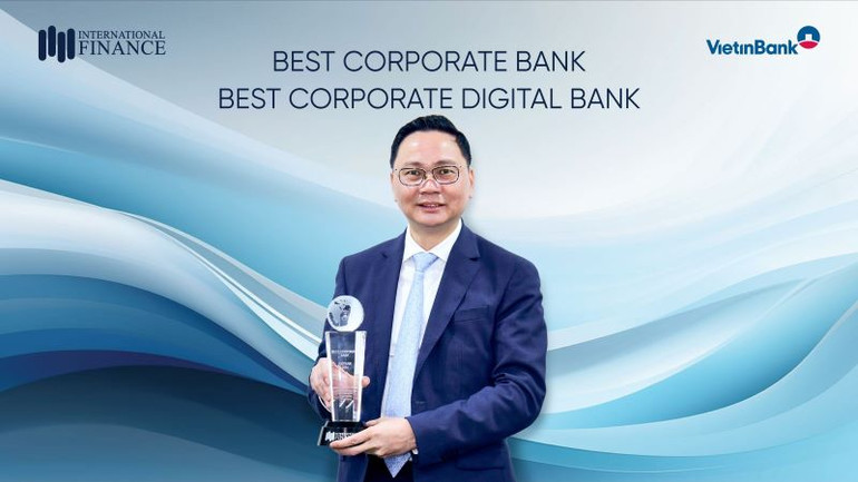 Ông Nguyễn Thanh Tùng Giám đốc Khối khách hàng doanh nghiệp VietinBank nhận giải thưởng VietinBank–Đối tác chiến lược đồng hành cùng doanh nghiệp. Ông Nguyễn Thanh Tùng Giám đốc Khối khách hàng doanh nghiệp VietinBank nhận giải thưởng VietinBank–Đối tác chiến lược đồng hành cùng doanh nghiệp.