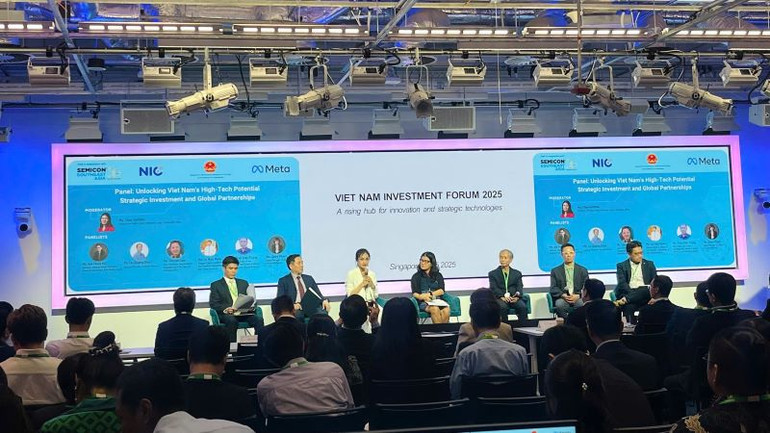 Các diễn giả trao đổi tại diễn đàn. (Ảnh: NIC)