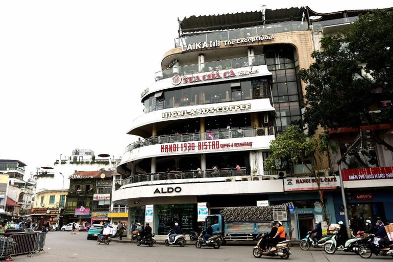 Tòa nhà nhìn bên hiên phía Hồ. (Ảnh: Thế Dương)