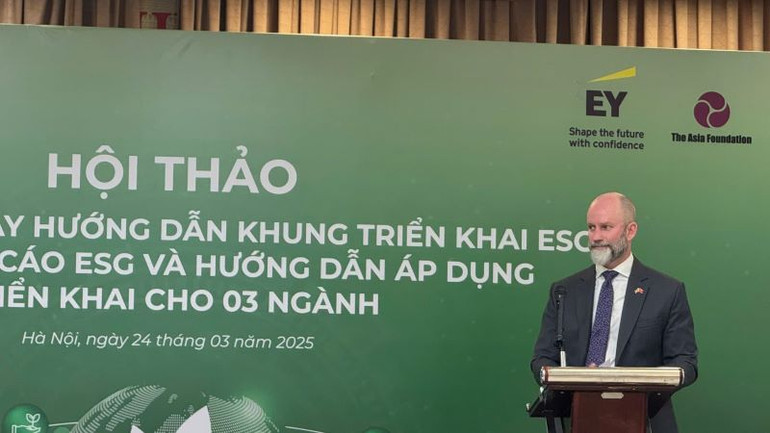 Ông Fergus McBean, Bí thư Thứ nhất về Khí hậu và Thiên nhiên, Đại sứ quán Anh (Ảnh: HNV)