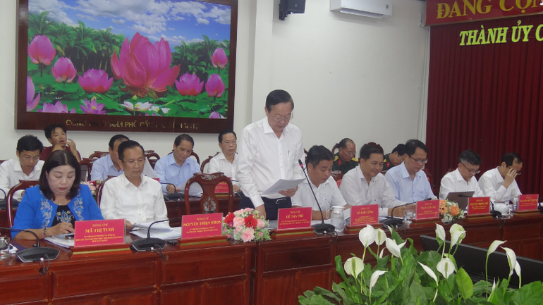 Ông Lê Tấn Thủ, Trưởng Ban Tổ chức thành ủy Cần Thơ phát biểu tại Hội nghị. Ông Lê Tấn Thủ, Trưởng Ban Tổ chức thành ủy Cần Thơ phát biểu tại Hội nghị.