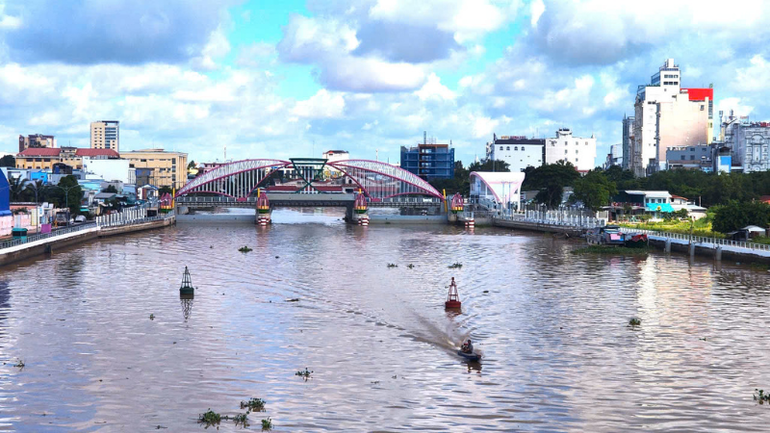 Âu thuyền Ninh Kiều. (Ảnh: PHƯƠNG BẰNG)