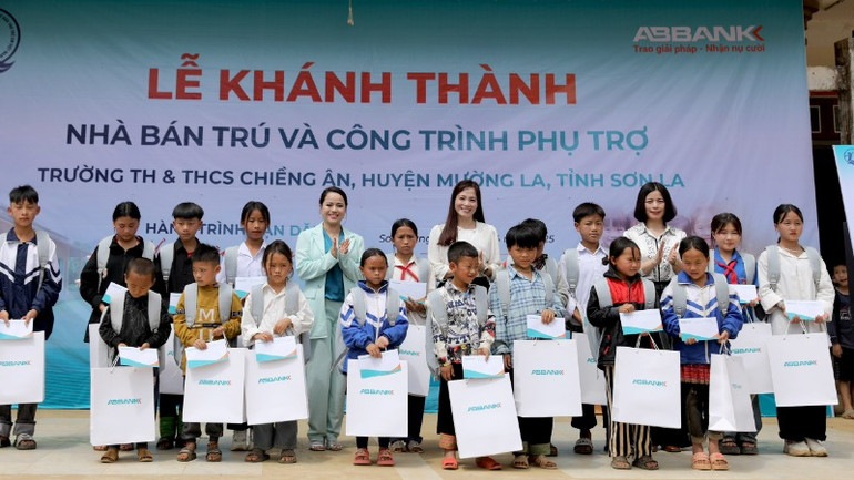 Đến tháng 4/2025, nhà bán trú và công trình phụ trợ đã hoàn thiện và chính thức được khánh thành, sẵn sàng chào đón các em học sinh vào ở và sinh hoạt.