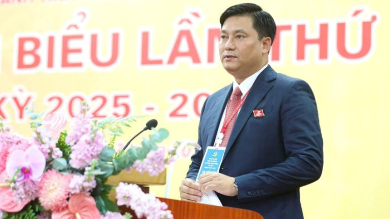 Phó Bí thư Phụ trách Đảng bộ, Thành viên Hội đồng thành viên, Tổng giám đốc Agribank Phạm Toàn Vượng phát biểu chỉ đạo tại Đại hội điểm Đảng bộ Agribank Chi nhánh tỉnh Hải Dương.