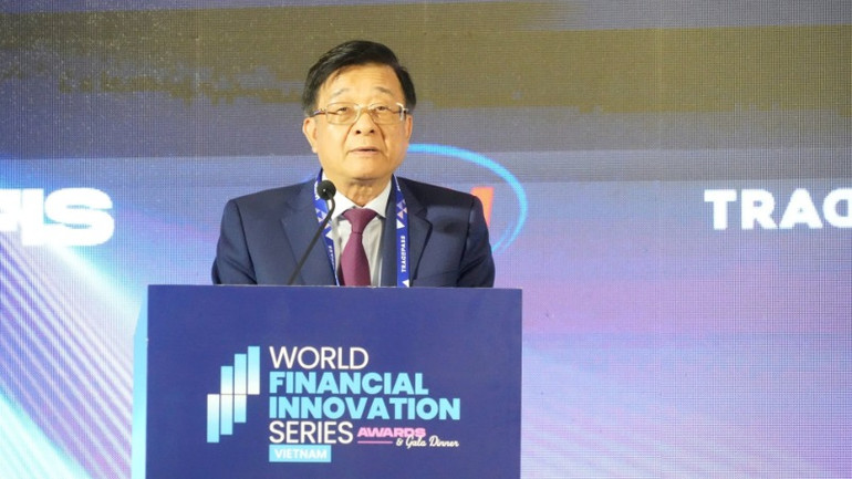 Tiến sỹ Nguyễn Quốc Hùng, Phó Chủ tịch kiêm Tổng Thư ký Hiệp hội Ngân hàng Việt Nam phát biểu tại sự kiện. Tiến sỹ Nguyễn Quốc Hùng, Phó Chủ tịch kiêm Tổng Thư ký Hiệp hội Ngân hàng Việt Nam phát biểu tại sự kiện.