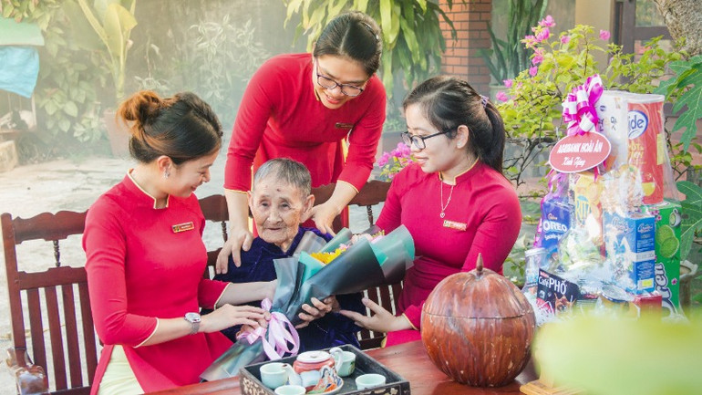 Phát huy truyền thống nhân hậu, đảm đang, nữ đoàn viên, người lao động Agribank luôn thể hiện sự quan tâm, sẻ chia tới cộng đồng.