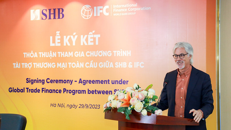 Ông Thomas Jacobs - Giám đốc Quốc gia JFC tại Việt Nam, Campuchia và Lào. Ông Thomas Jacobs - Giám đốc Quốc gia JFC tại Việt Nam, Campuchia và Lào.