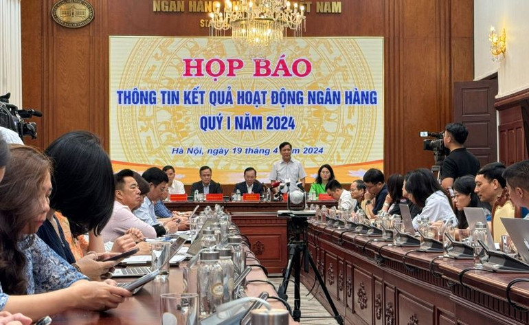 Ông Đào Xuân Tuấn thông tin liên quan công tác đấu thầu vàng của Ngân hàng Nhà nước. Ông Đào Xuân Tuấn thông tin liên quan công tác đấu thầu vàng của Ngân hàng Nhà nước.