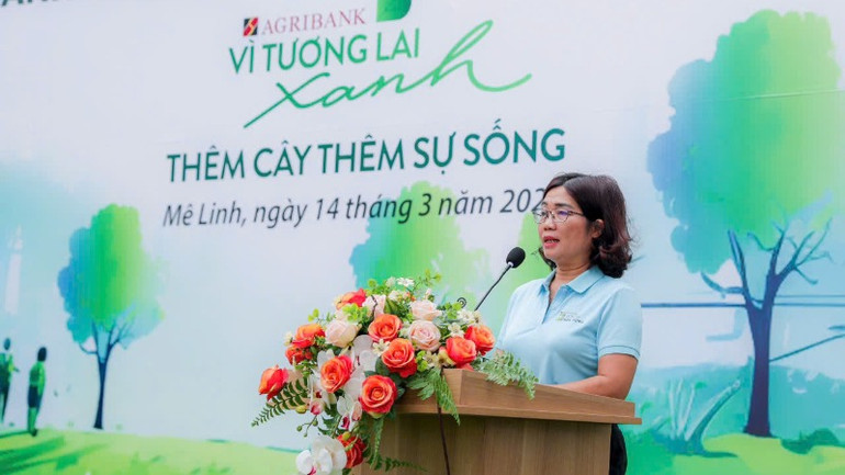 Bà Từ Thị Kim Thanh, Thành viên Hội đồng Thành viên Agribank phát biểu tại sự kiện. Bà Từ Thị Kim Thanh, Thành viên Hội đồng Thành viên Agribank phát biểu tại sự kiện.