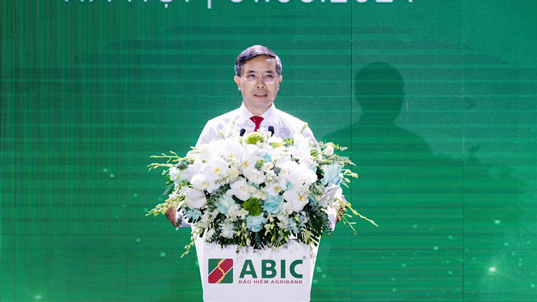 Chủ tịch Hội đồng Thành viên Agribank Phạm Đức Ấn phát biểu tại buổi lễ. Chủ tịch Hội đồng Thành viên Agribank Phạm Đức Ấn phát biểu tại buổi lễ.
