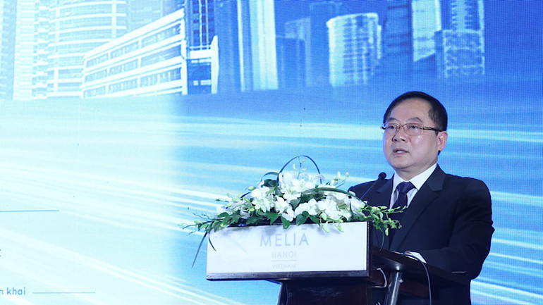 Nhà báo Lê Xuân Sơn, Tổng Biên tập báo Tiền Phong. Nhà báo Lê Xuân Sơn, Tổng Biên tập báo Tiền Phong.