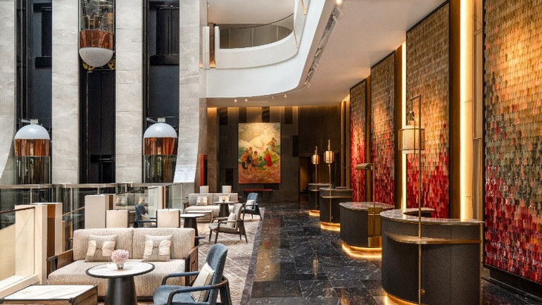 Lấy cảm hứng từ câu chuyện của nàng Công chúa Từ Hoa, mỗi chi tiết kiến trúc của khách sạn đều mang đậm nét văn hóa lịch sử thời nhà Lý.