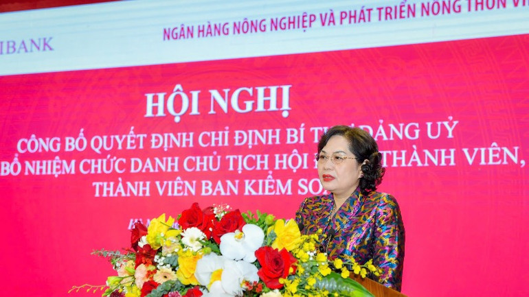 Thống đốc Ngân hàng Nhà nước Nguyễn Thị Hồng phát biểu tại Hội nghị.