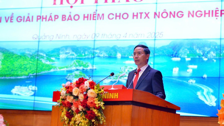 Chủ tịch UBND tỉnh Quảng Ninh Phạm Đức Ấn nhấn mạnh sự cấp thiết phải xây dựng chính sách bảo hiểm riêng cho hợp tác xã. Chủ tịch UBND tỉnh Quảng Ninh Phạm Đức Ấn nhấn mạnh sự cấp thiết phải xây dựng chính sách bảo hiểm riêng cho hợp tác xã.