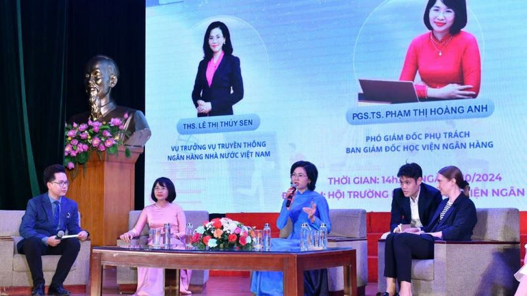 Tọa đàm về giáo dục tài chính cho sinh viên.