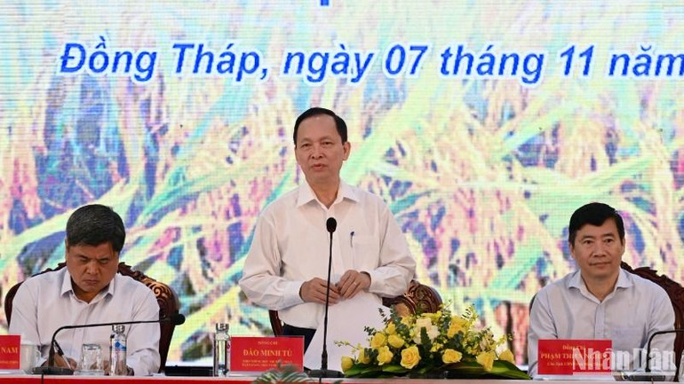 Phó Thống đốc Đào Minh Tú phát biểu tại Hội nghị.