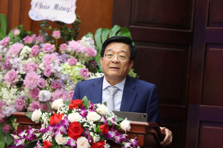 Tiến sỹ Nguyễn Quốc Hùng phát biểu tổng kết cuộc thi.