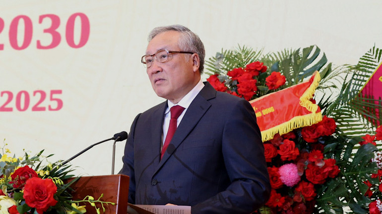 Phó Thủ tướng Thường trực Chính phủ Nguyễn Hòa Bình phát biểu chỉ đạo Đại hội. Phó Thủ tướng Thường trực Chính phủ Nguyễn Hòa Bình phát biểu chỉ đạo Đại hội.