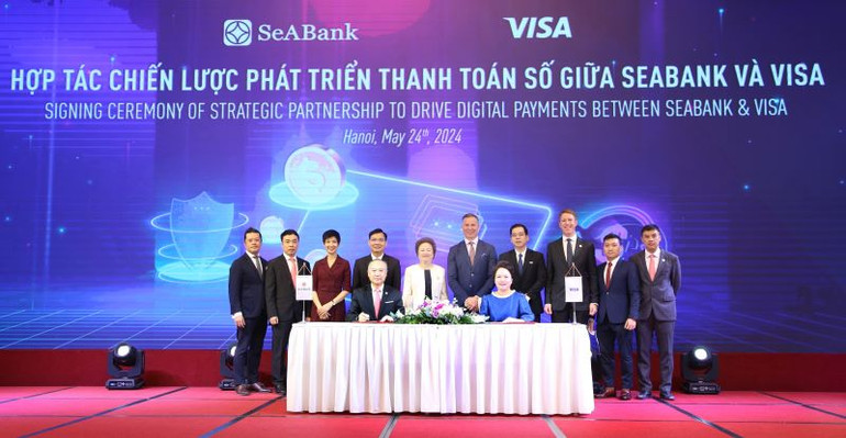 Lễ ký hợp tác chiến lược phát triển thanh toán số giữa SeABank và Visa.