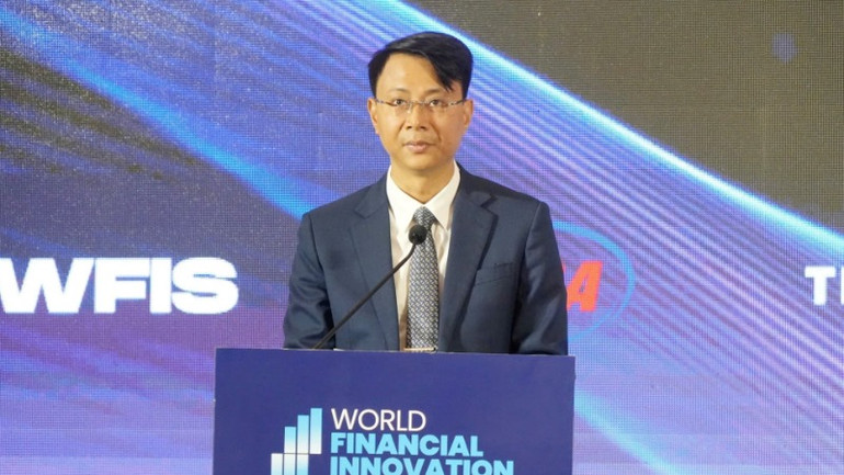 Ông Lê Anh Dũng, Phó Vụ trưởng Vụ Thanh toán, Ngân hàng Nhà nước phát biểu tại hội nghị. Ông Lê Anh Dũng, Phó Vụ trưởng Vụ Thanh toán, Ngân hàng Nhà nước phát biểu tại hội nghị.