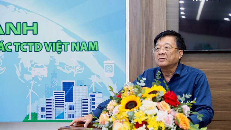 Tiến sĩ Nguyễn Quốc Hùng phát biểu tại cuộc tọa đàm. Tiến sĩ Nguyễn Quốc Hùng phát biểu tại cuộc tọa đàm.