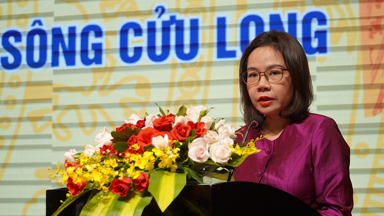 Bà Hà Thu Giang báo cáo tại Hội nghị. Bà Hà Thu Giang báo cáo tại Hội nghị.