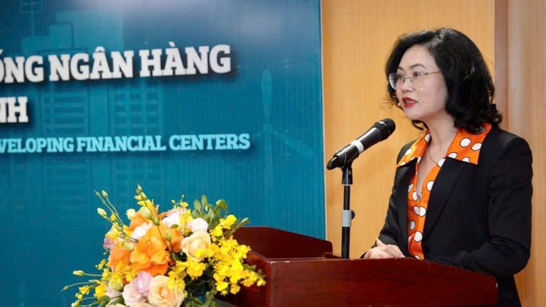 Tổng Biên tập Thời báo Ngân hàng Lê Thị Thúy Sen phát biểu khai mạc tọa đàm.