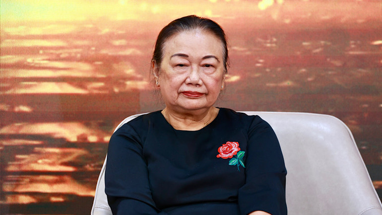 Bà Nguyễn Thị Cúc, Chủ tịch Hội tư vấn thuế Việt Nam chia sẻ ý kiến tại hội thảo. Bà Nguyễn Thị Cúc, Chủ tịch Hội tư vấn thuế Việt Nam chia sẻ ý kiến tại hội thảo.