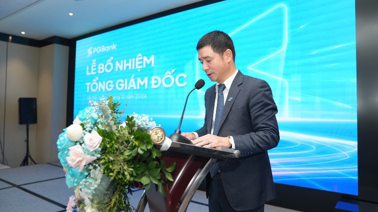 Tân Tổng Giám đốc Nguyễn Văn Hương phát biểu.