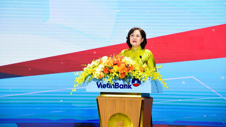 Thống đốc Ngân hàng Nhà nước Nguyễn Thị Hồng phát biểu ý kiến.