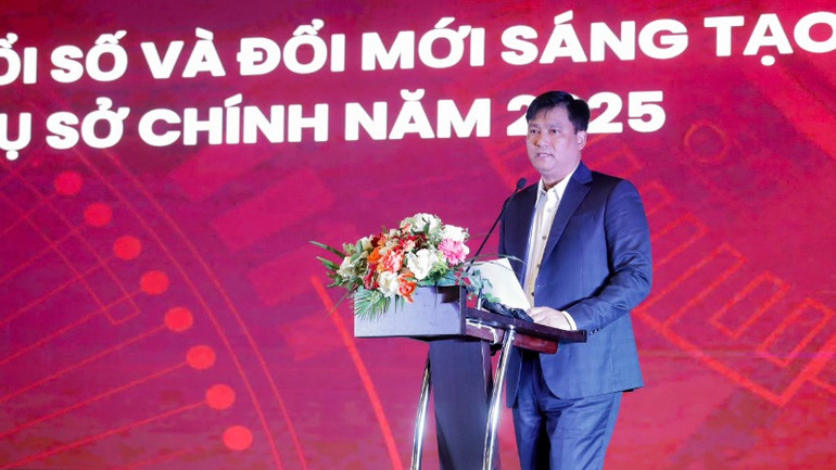 Đồng chí Phạm Toàn Vượng - Phó Bí thư phụ trách Đảng bộ, Thành viên Hội đồng thành viên, Tổng Giám đốc phát biểu chỉ đạo Hội nghị