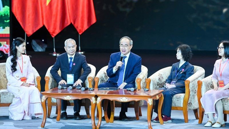 Ông Nguyễn Thiện Nhân chia sẻ tại sự kiện. (Ảnh: DUY LINH)