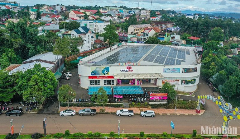 Khu vực đất công được Trung tâm Phát triển quỹ đất tổ chức bán đấu giá nay đã trở thành trung tâm thương mại lớn nhất thành phố Gia Nghĩa và tỉnh Đắk Nông.