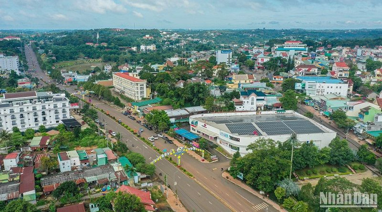 Nhiều khu vực đất công bán đấu giá, cho thuê tại trung tâm thành phố Gia Nghĩa, tỉnh Đắk Nông đã phát huy hiệu quả, góp phần tạo đà kích thích kinh tế trong khu vực phát triển.