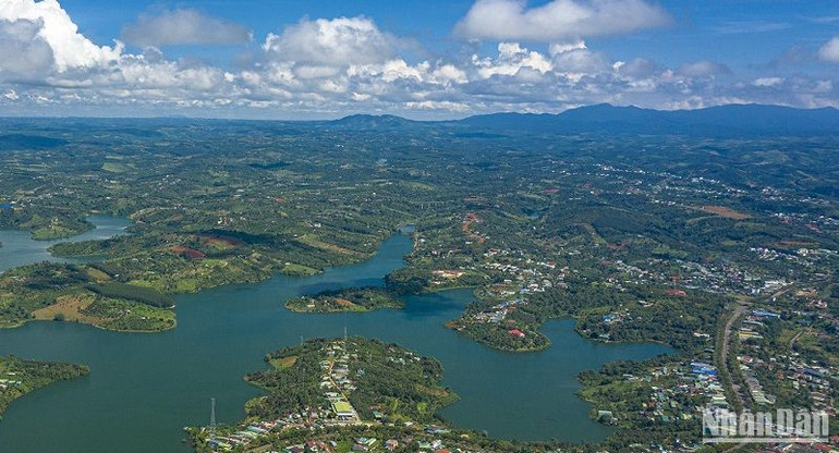 Đến hết tháng 10 vừa qua, thu tiền sử dụng đất năm 2023 trên địa bàn tỉnh Đắk Nông đạt rất thấp, chỉ với hơn 31% so với kế hoạch.